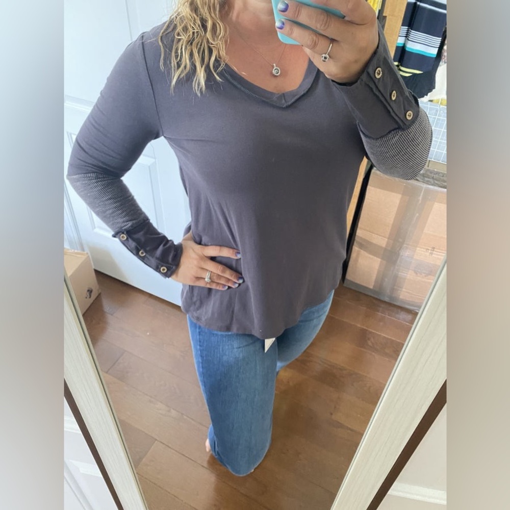 NWT Sugarfox gray long sleeve top size small